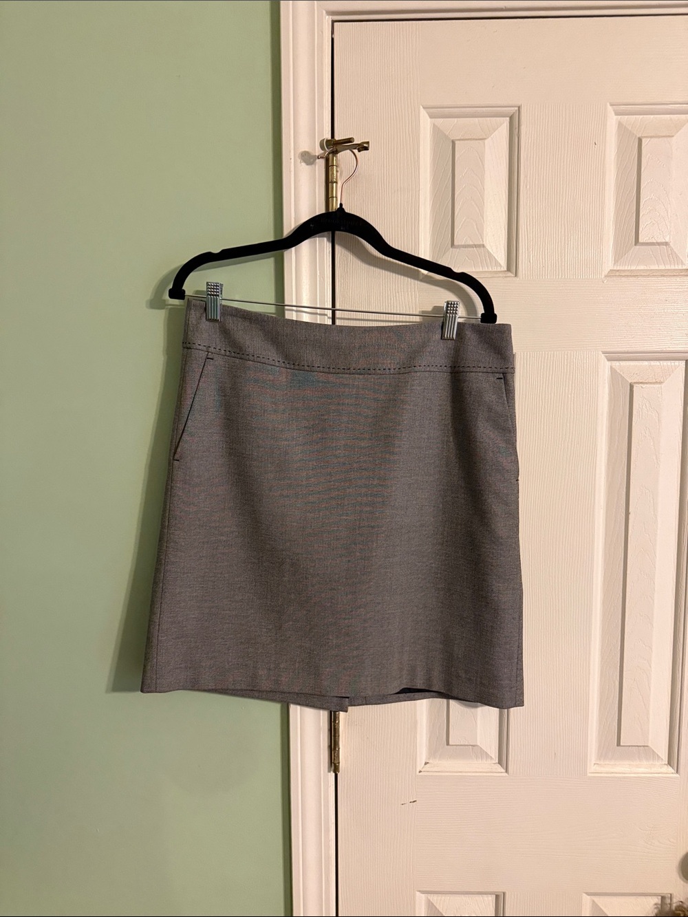 LOFT Gray Tailored Pencil Skirt